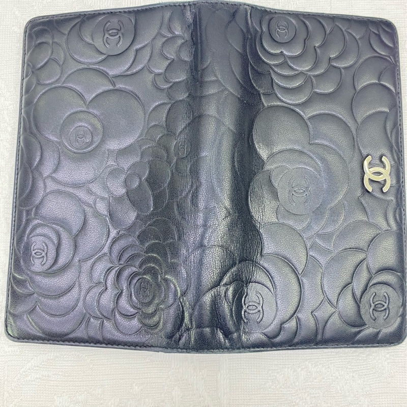 Chanel 黑色山茶花壓紋Wallet on chain-9