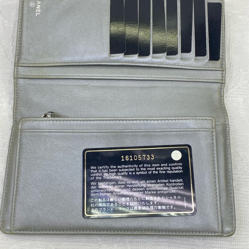 Chanel 黑色山茶花壓紋Wallet on chain-12