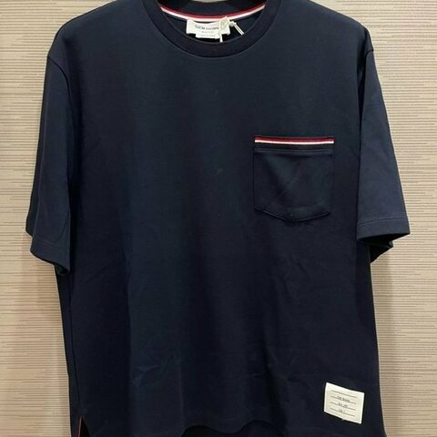 💎Han's house精品服飾💎Thom Browne TB 口袋 短 T 現貨1 2原價 13300