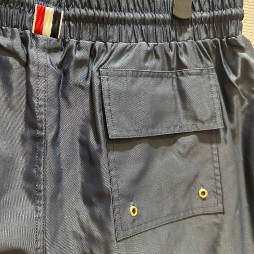 💎Han's house精品服飾💎Thom Browne TB 尼龍 海灘褲 短褲 義大利製 現貨5 原價16700-1