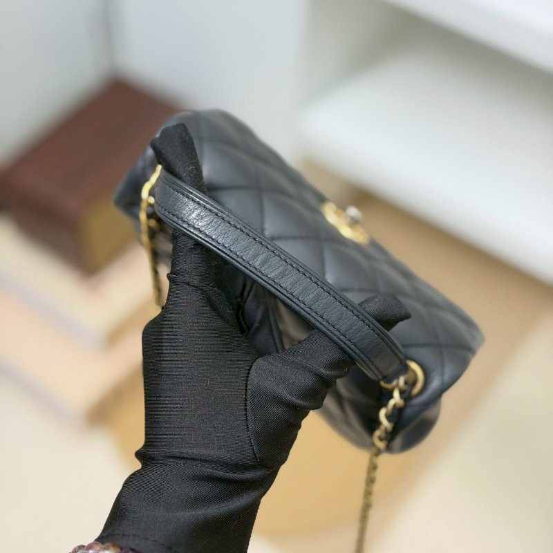 🏷Chanel 香奈兒．Mini 豆腐郵差包-14