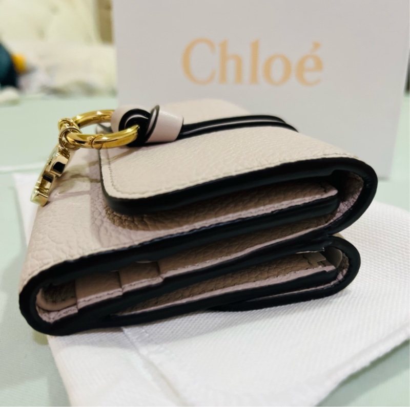 Chloe’ ALPHABET C LOGO小牛皮三折夾-5