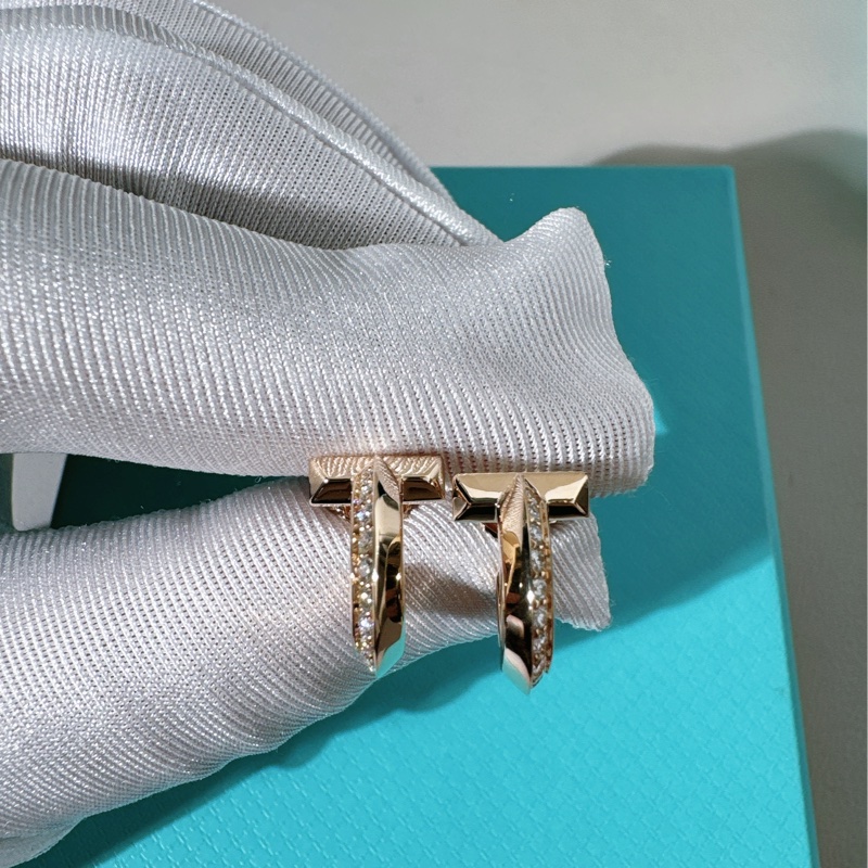 Tiffany 蒂芙尼 T系列 18K 玫瑰金鑲鑽 T1 圈形耳環-5