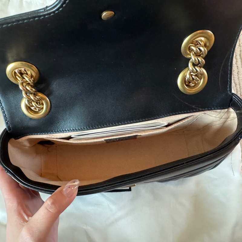 GUCCI MARMONT HANDBAG 22-8
