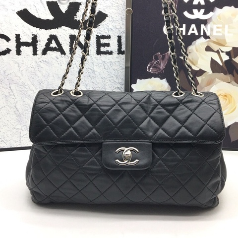 CHANEL香奈兒黑銀色經典機場包 鐳射20開，尺寸：30*19*11，