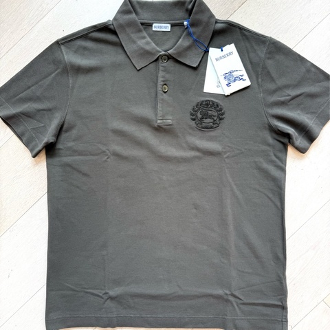 Burberry 👍🏻 Polo Shirt，100%Real正貨，100%New, size L