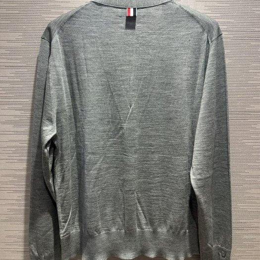 💎Han's house精品服飾💎Thom Browne TB 初剪羊毛 針織 開衫 外套 男女共穿 現貨 4 原價45300-2
