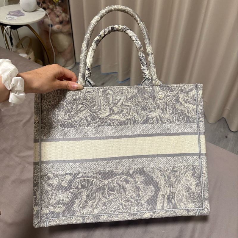 Dior灰色動物園book tote中號-8
