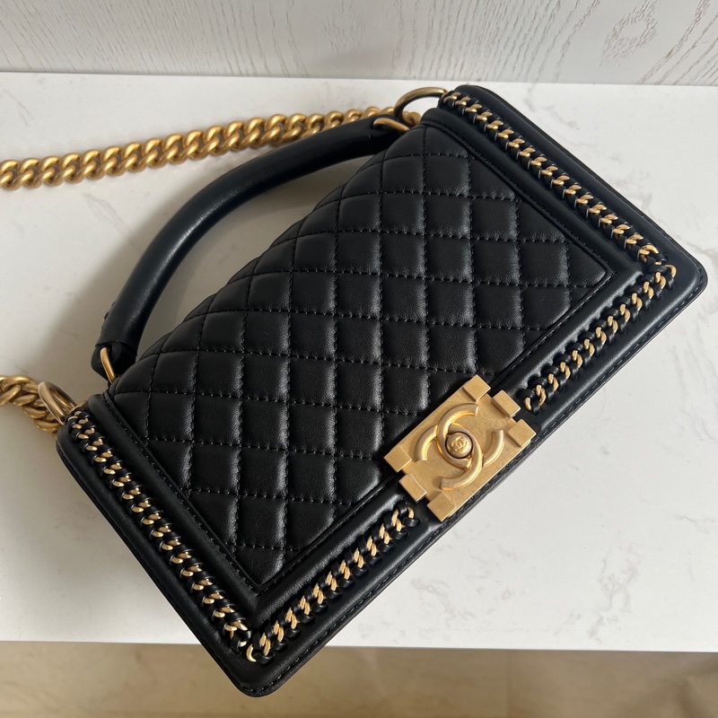 CHANEL Old Medium Boy 25 cm 頂部提手小牛皮 黑色 金、釦錬-3