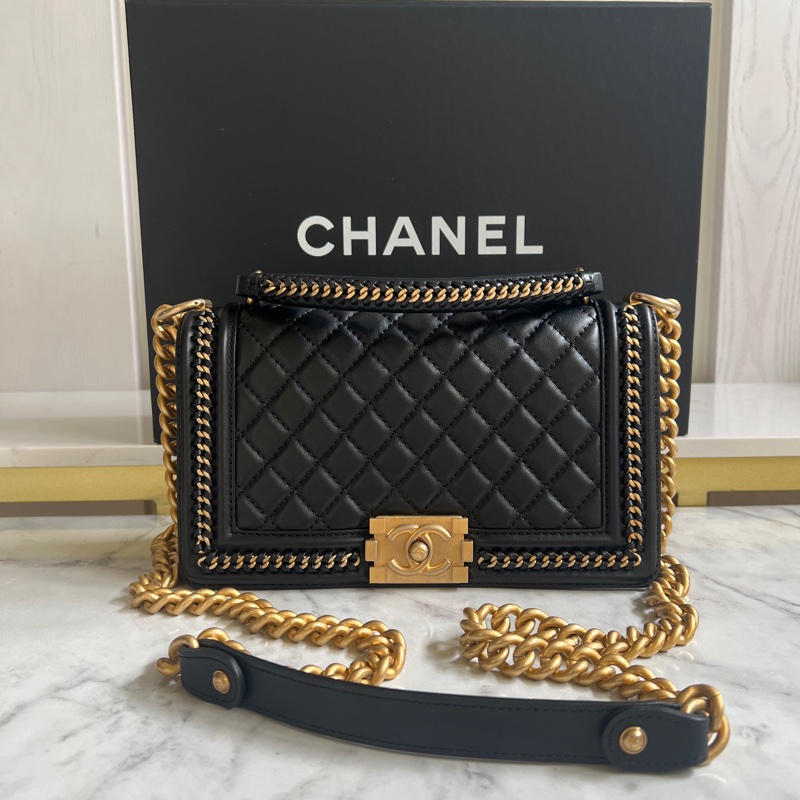 CHANEL Old Medium Boy 25 cm 頂部提手小牛皮 黑色 金、釦錬-5