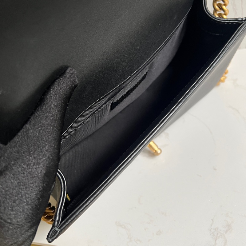 CHANEL Old Medium Boy 25 cm 頂部提手小牛皮 黑色 金、釦錬-11