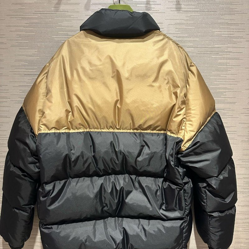 💎Han's house精品服飾💎GUCCI 綠紅線條 羽絨 外套 現貨46 原價 95000-2