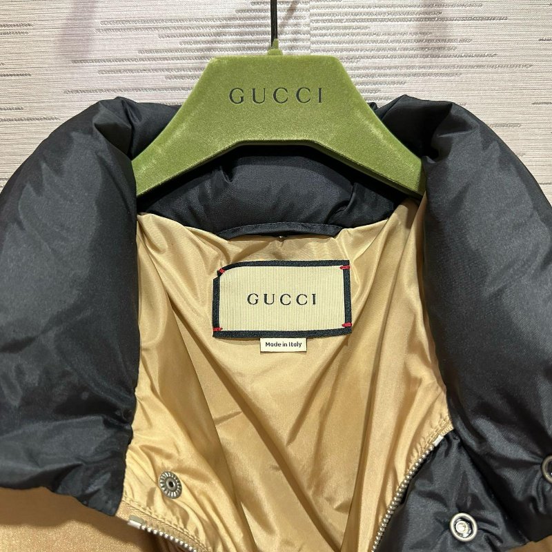 💎Han's house精品服飾💎GUCCI 綠紅線條 羽絨 外套 現貨46 原價 95000-3