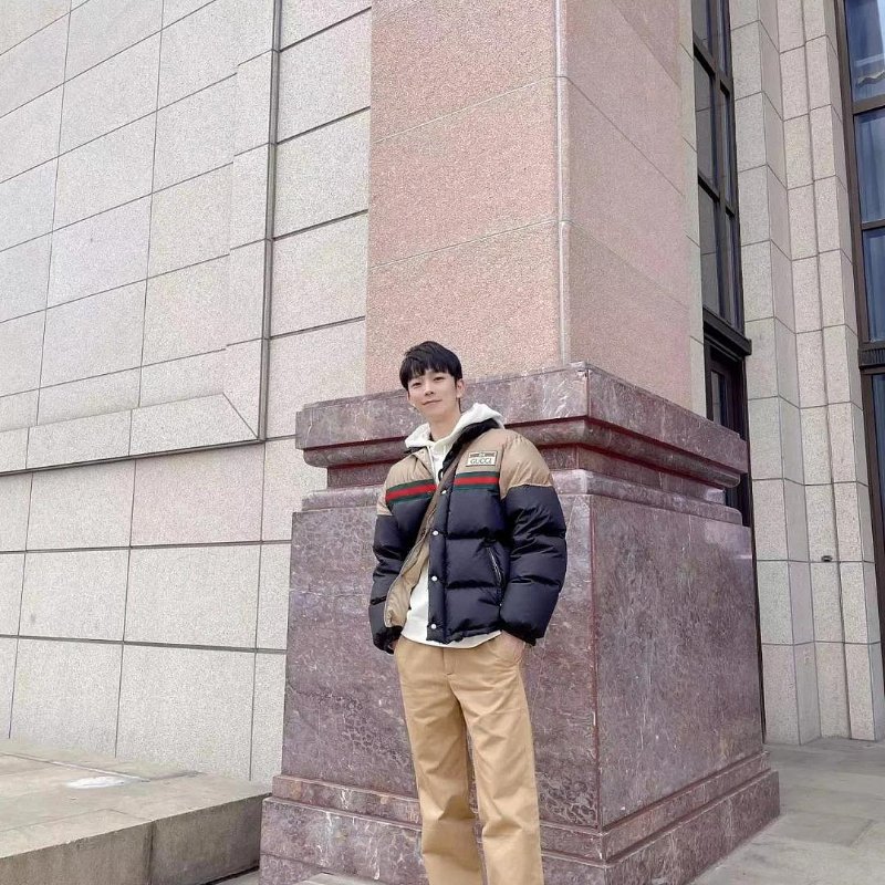 💎Han's house精品服飾💎GUCCI 綠紅線條 羽絨 外套 現貨46 原價 95000-7