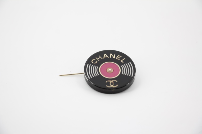 Chanel D20P樹脂黑膠唱片胸針-5