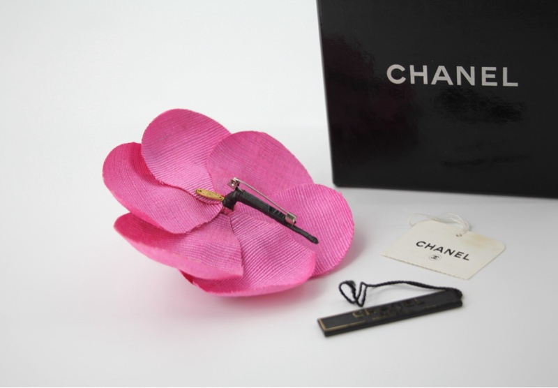 Chanel Vintage 81-85 帆布桃紅色山茶花胸針-5
