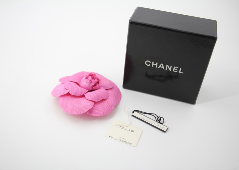 Chanel Vintage 81-85 帆布桃紅色山茶花胸針-7