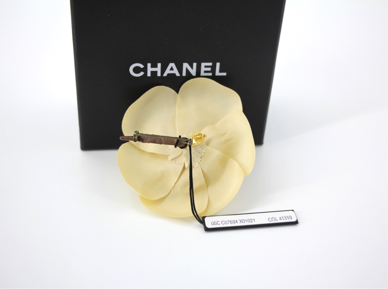Chanel Vintage 81-85布料米色山茶花胸針-2