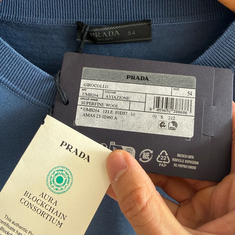 Prada 👍🏻 Wool 🐑 超順滑綿羊毛 100%Real正貨，100%New, size L-3