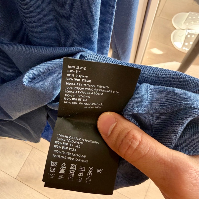 Prada 👍🏻 Wool 🐑 超順滑綿羊毛 100%Real正貨，100%New, size L-7