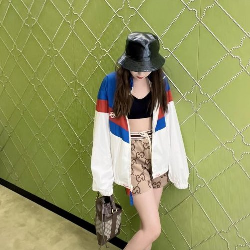 💎Han's house精品服飾💎 GUCCI 風衣 連帽可藏 外套 現貨 46 原價83700-5