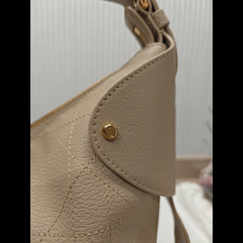 Dior Voyage 大型藤格紋圖案顆粒小牛皮包-11