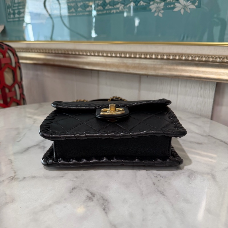 Chanel 黑羊皮菱格紋編織邊金釦肩斜背包AS2495-4