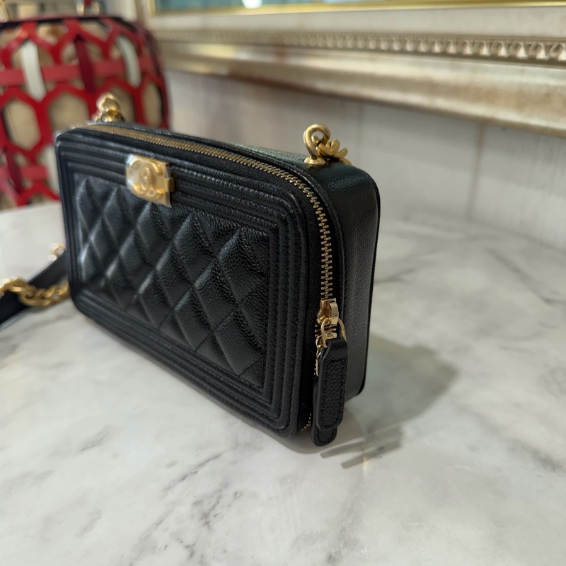 Chanel 黑荔枝牛皮菱格紋Boy金釦ㄇ拉方型2卡Woc斜背鏈包AP2756-2