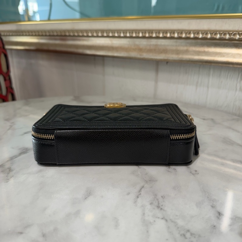 Chanel 黑荔枝牛皮菱格紋Boy金釦ㄇ拉方型2卡Woc斜背鏈包AP2756-4