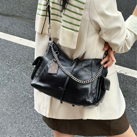 LV 黑武士大全配Louis Vuitton 黑色小羊皮 CarryAll Cargo Vibe PM 肩背包 原花拼接 M24861