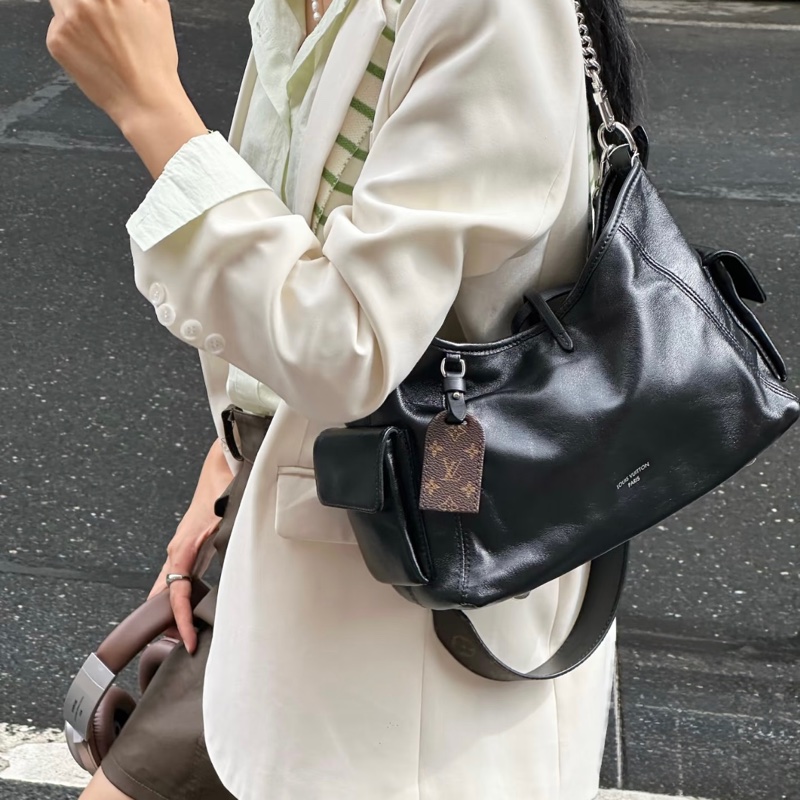 LV 黑武士大全配Louis Vuitton 黑色小羊皮 CarryAll Cargo Vibe PM 肩背包 原花拼接 M24861-2