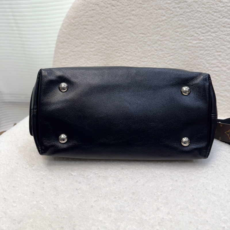 LV 黑武士大全配Louis Vuitton 黑色小羊皮 CarryAll Cargo Vibe PM 肩背包 原花拼接 M24861-16