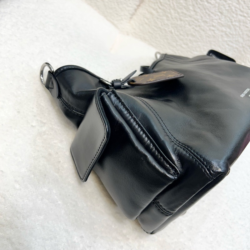 LV 黑武士大全配Louis Vuitton 黑色小羊皮 CarryAll Cargo Vibe PM 肩背包 原花拼接 M24861-18