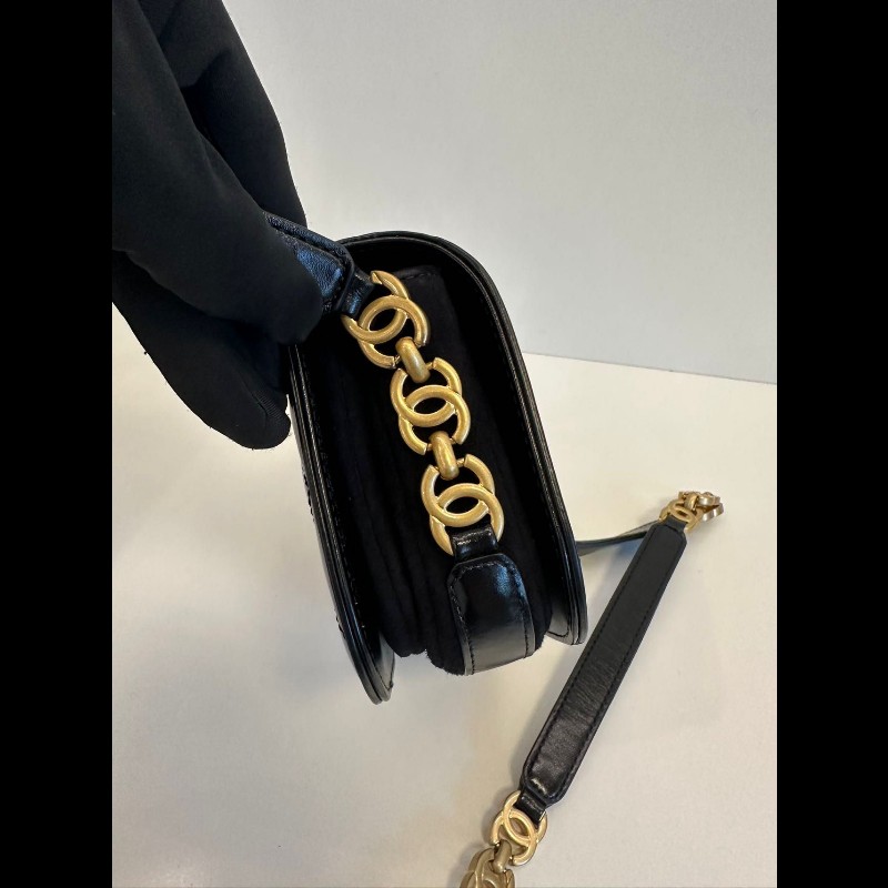 Chanel 22A Flap Bag-5