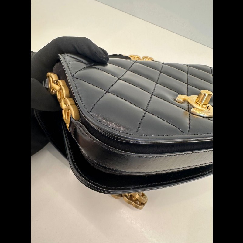 Chanel 22A Flap Bag-10