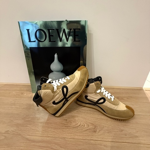 Loewe休閒鞋