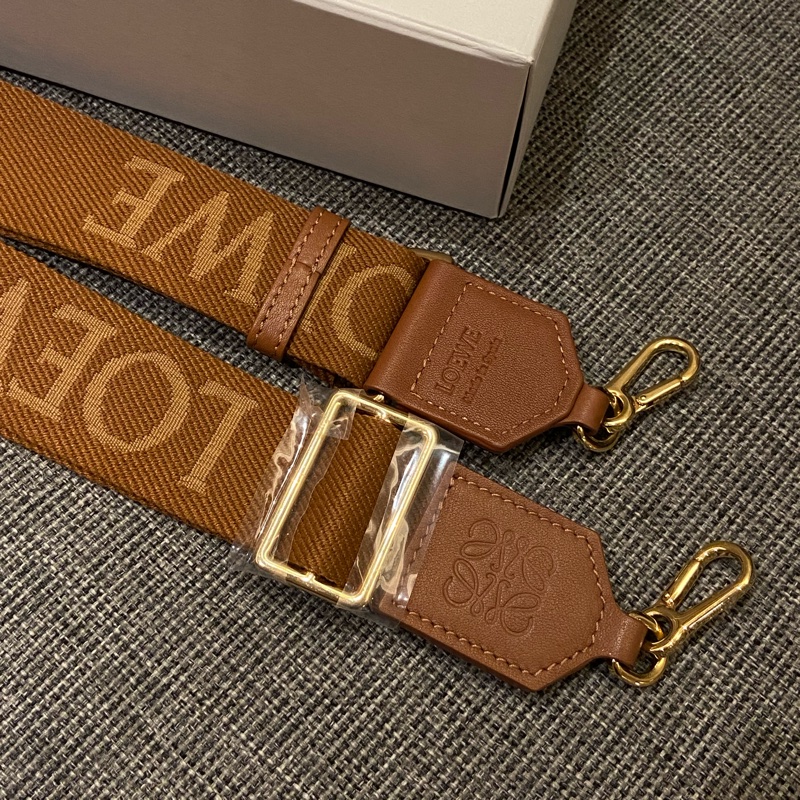 LOEWE 焦糖色緹花金扣伸縮背帶-2