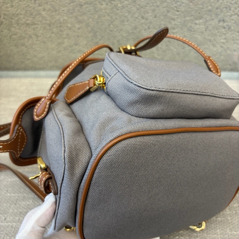 ✨MIUMIU/繆繆 25年限定款 白蘭地灰帆布雙肩包 99新正品保真-5