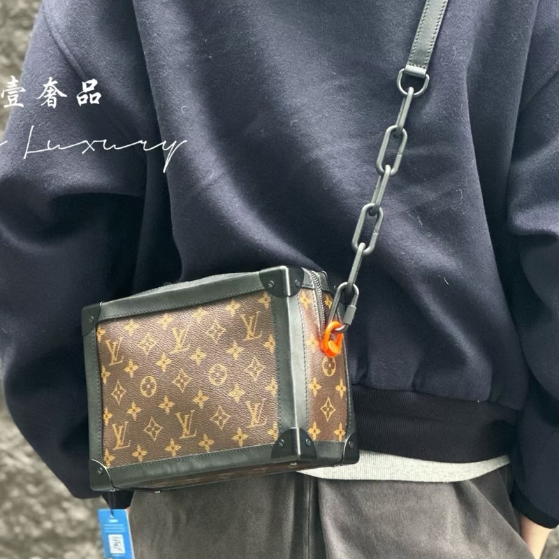 全網最低價🥰帥翻全場😎Lv路易威登老花黑邊soft trunk軟盒子單肩斜挎包-2