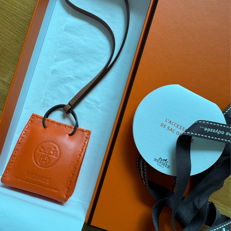全新 愛馬仕 Hermès Orange 系列Milo 小羔羊皮皮包掛飾-0