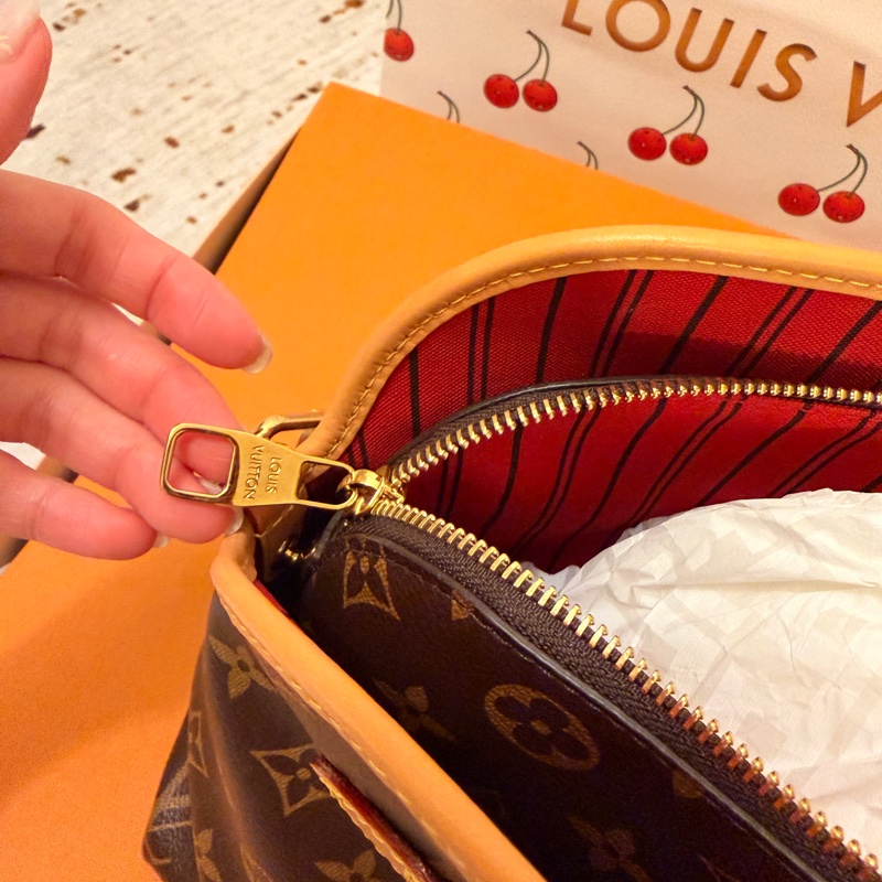 [絕版美包] LV Monogram Pallas PM 雙把手兩用包 (經典老花x焦糖色)-16