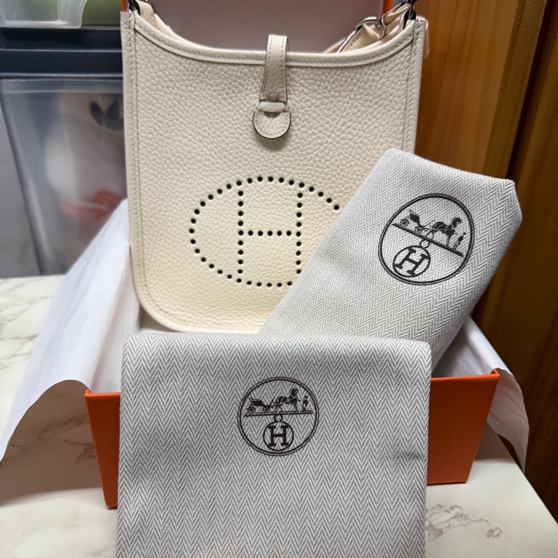 Hermès Evelyne TPM 16 Nata 奶油白 銀扣 (K刻）-3