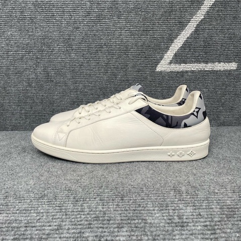Louis Vuitton 路易威登 白色皮面老花板鞋42碼🧡