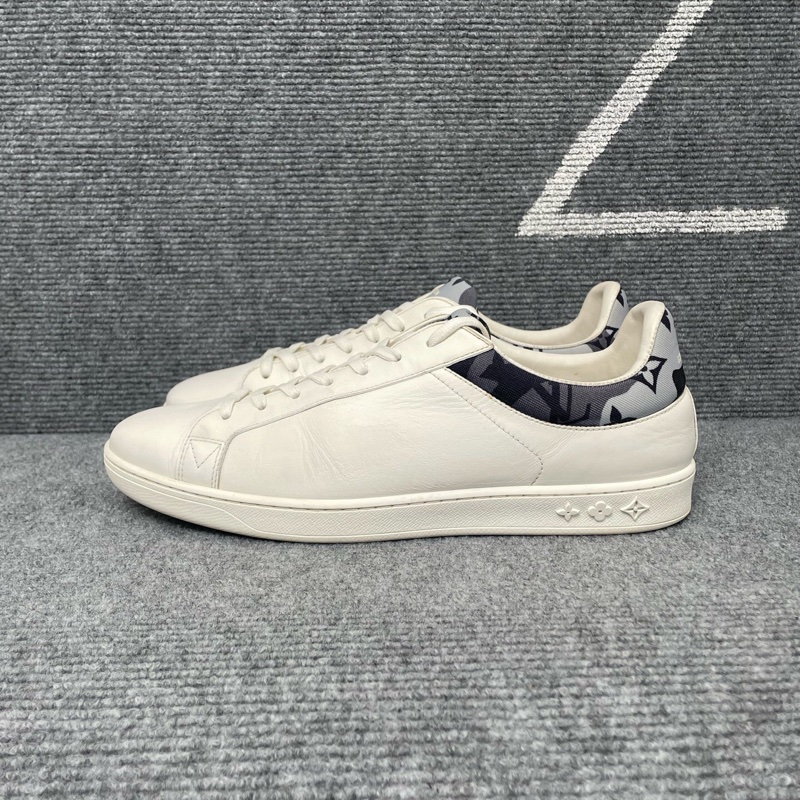 Louis Vuitton 路易威登 白色皮面老花板鞋42碼🧡-0