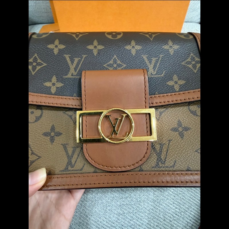 Lv雙色原花Mini dauphine 肩斜背包-4
