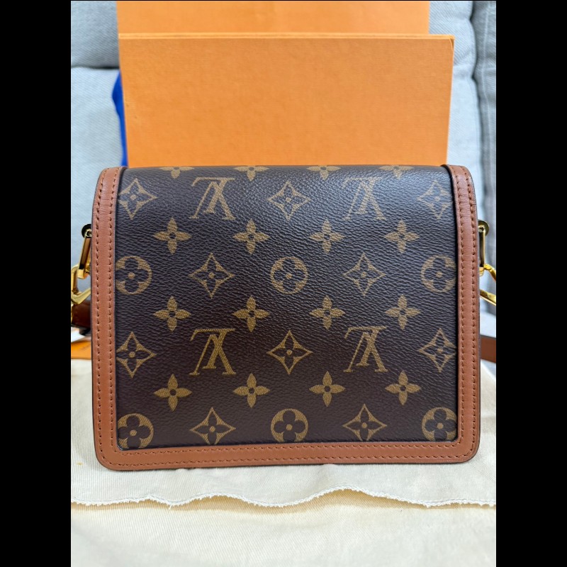 Lv雙色原花Mini dauphine 肩斜背包-6