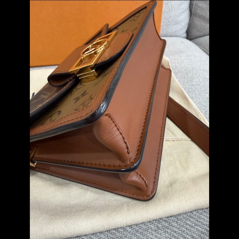Lv雙色原花Mini dauphine 肩斜背包-10