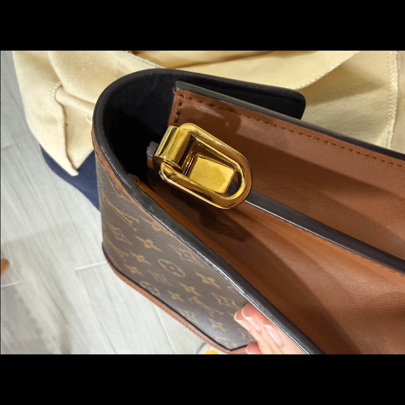 Lv雙色原花Mini dauphine 肩斜背包-24