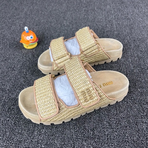 MiuMiu草编绑带凉鞋 尺码：36 码🧡