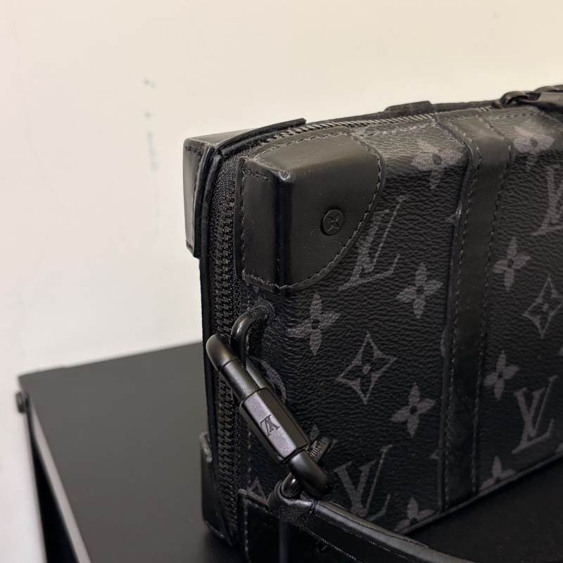 LV TRUNK斜背包 二手割愛-1